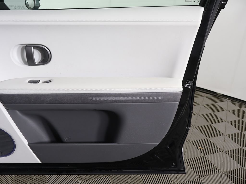 2025 Hyundai IONIQ 5 Limited - Photo 28