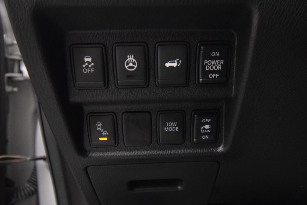 Used 2016 Silver Nissan Platinum image 38