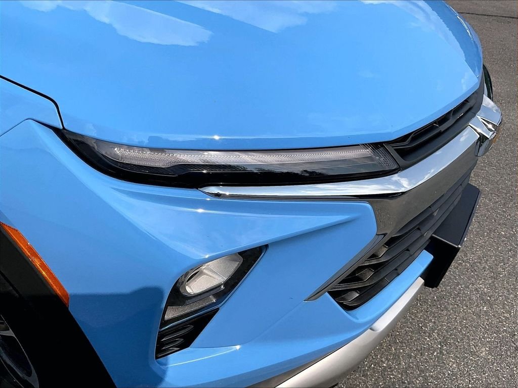 Used 2024 Fountain Blue Chevrolet LT image 30