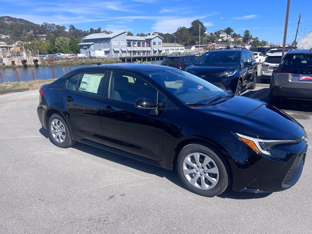 New 2027  Toyota LE image 5