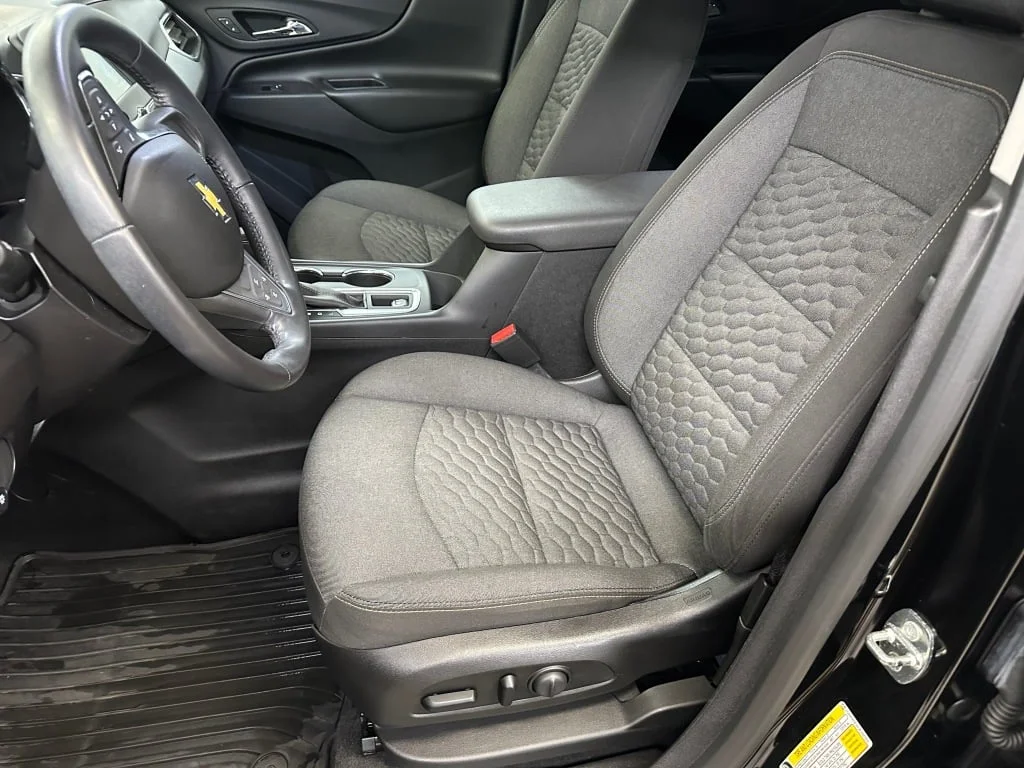 Used 2018 MOSAIC BLACK METALLIC Chevrolet LT image 2
