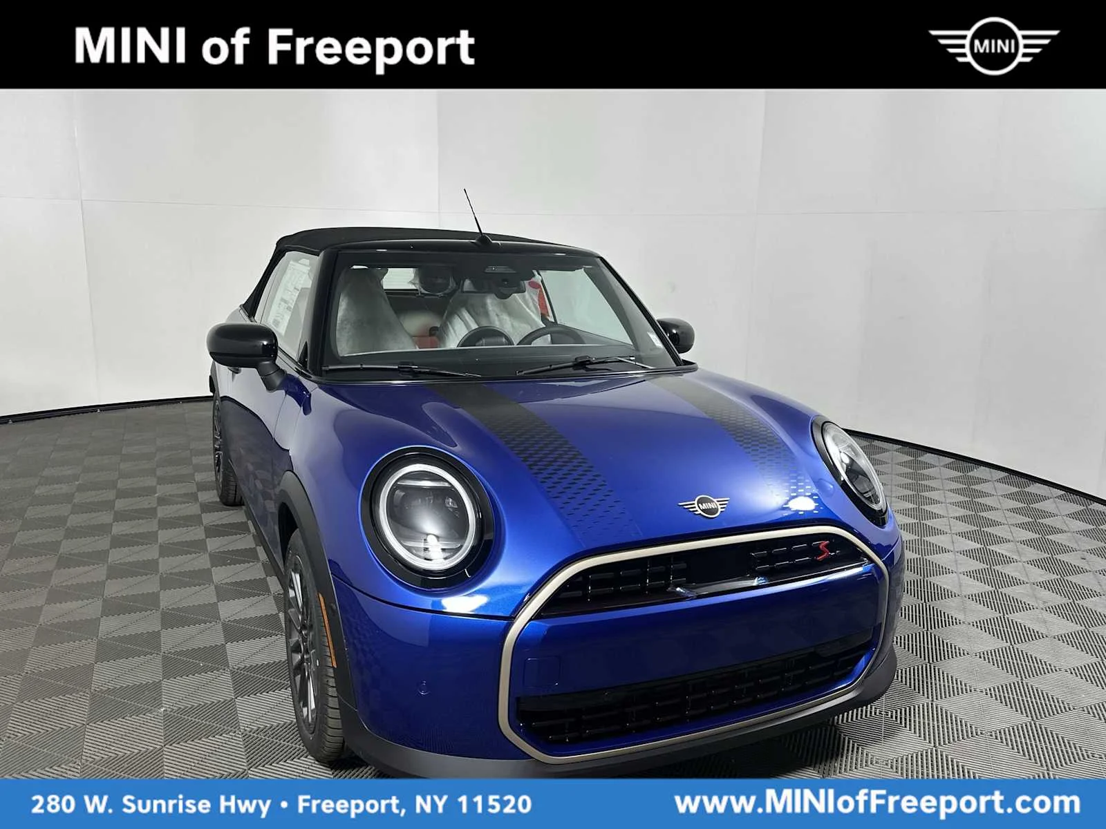 2026 MINI Convertible Cooper S Signature's photo