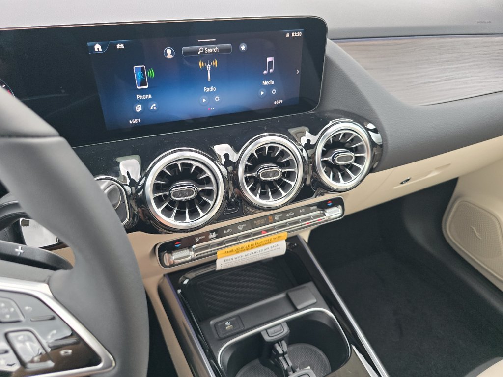 New 2026 Polar White Mercedes-Benz GLA 250 image 35