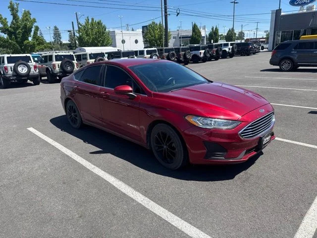 Used 2019 Ruby Red Metallic Ford SE image 4
