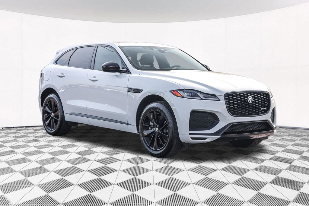Used 2024  Jaguar P400 R-Dynamic S image 11