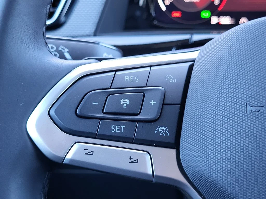 2025 Volkswagen Atlas Cross Sport SEL Premium R-LINE - Photo 11