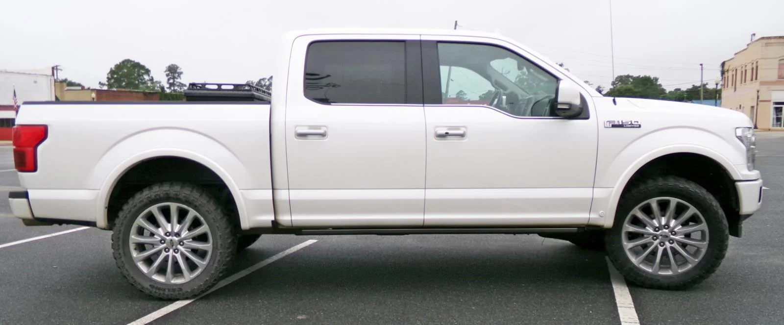 Used 2019 White Platinum Metallic Tri-Coat FORD  image 6