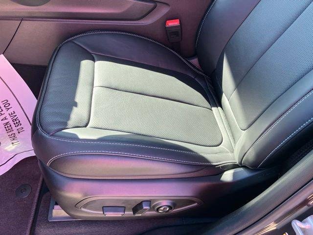 New 2026 Baltic Gray Metallic Clear-Coat Exterior Paint Jeep Limited image 10