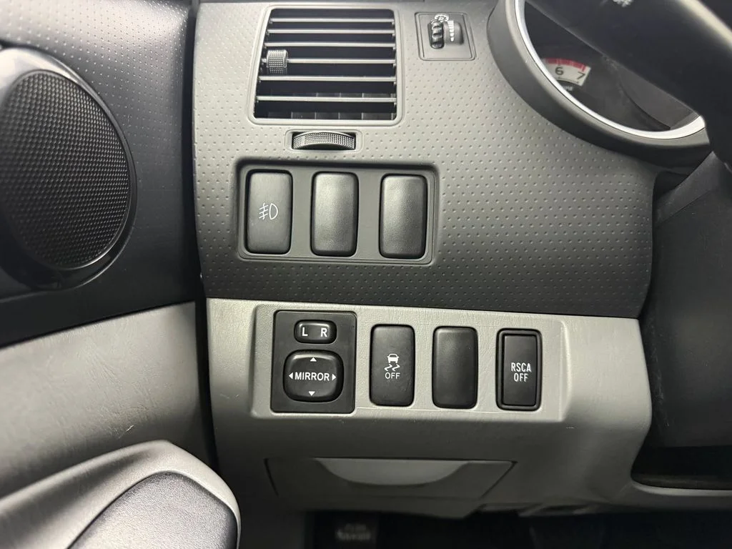 Used 2014 Super White Toyota Base V6 (A5) image 30