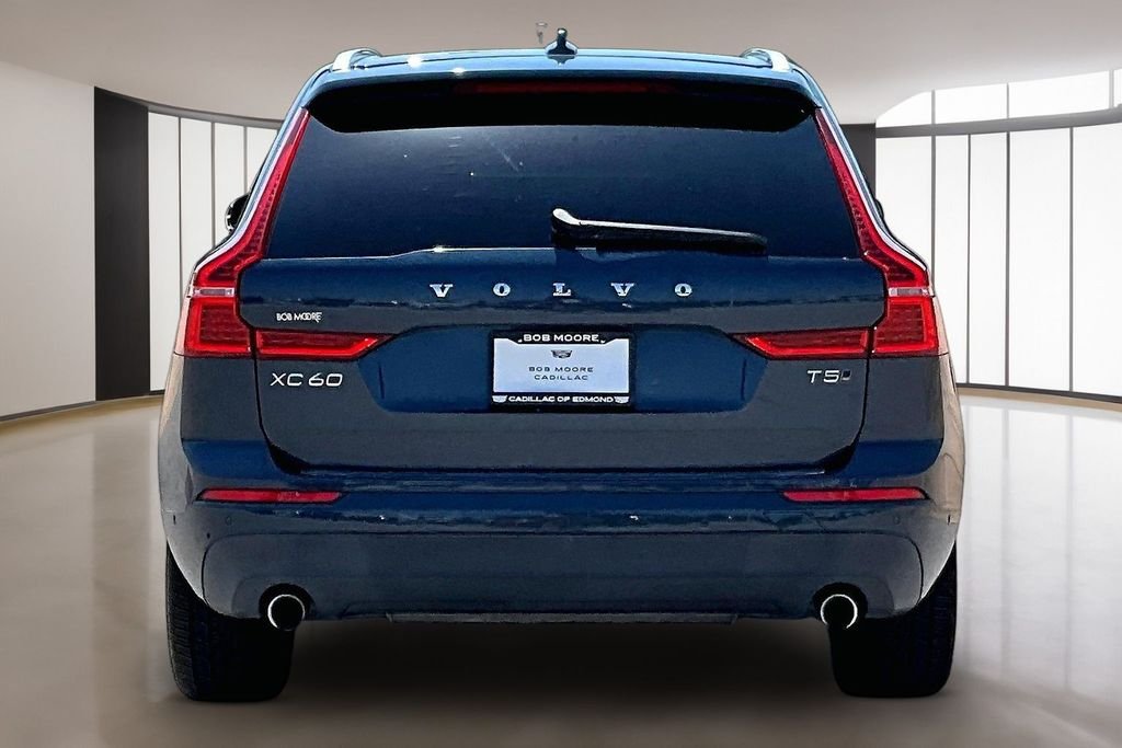 Used 2019 Blue Volvo T5 Momentum image 4