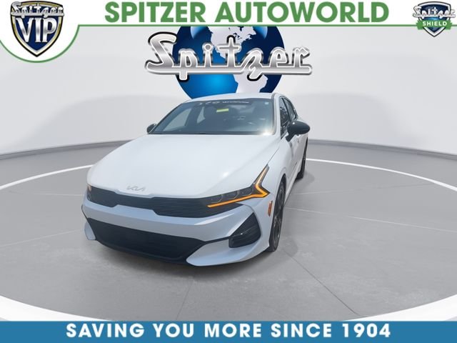 Used 2024 White Kia GT-Line image 3