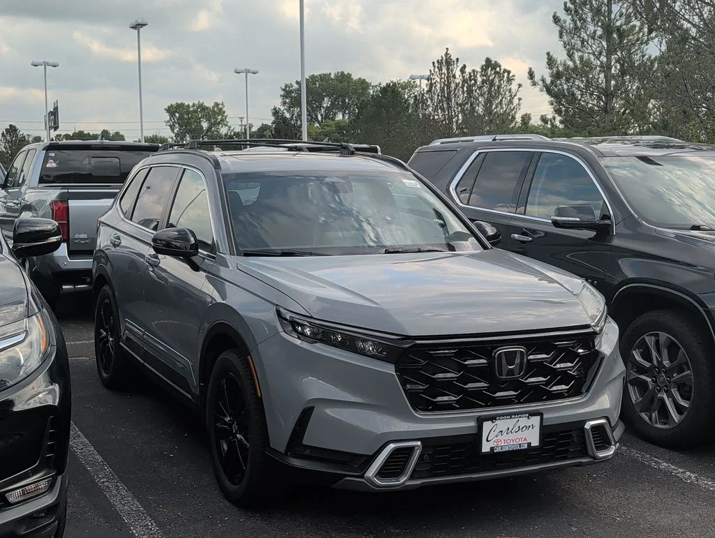 Used 2023  Honda Sport Touring image 2