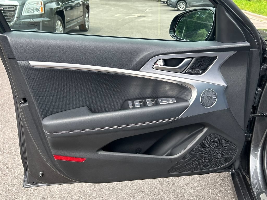 2021 GENESIS G70 Standard - Photo 18