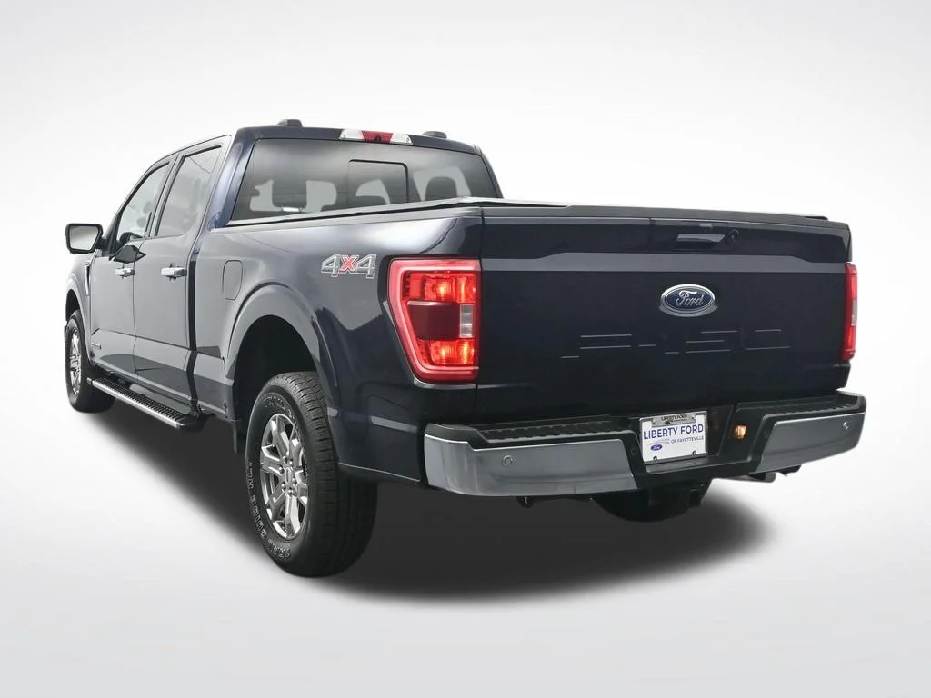 Certified Used 2022 Blue Metallic Ford XLT image 9