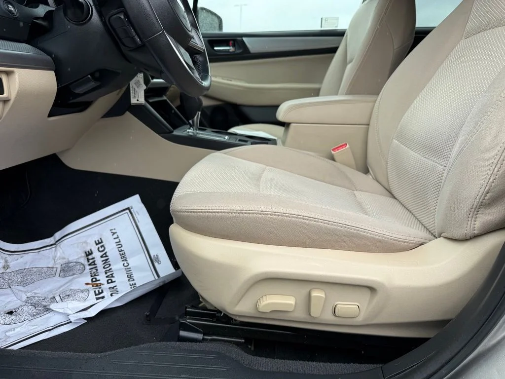 Used 2018 Gray Subaru 2.5i Premium image 12