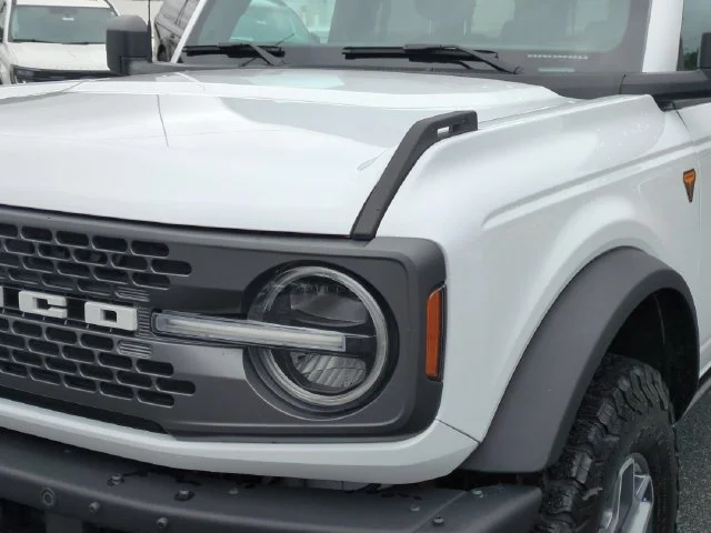Used 2024 White Ford Badlands image 9