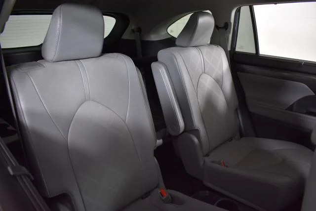 Used 2021  Toyota Platinum image 20