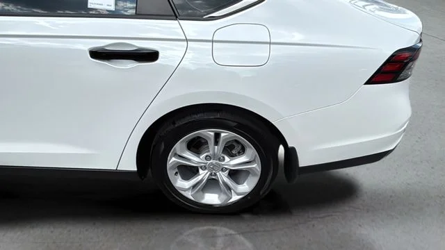 Used 2024  Honda LX image 36