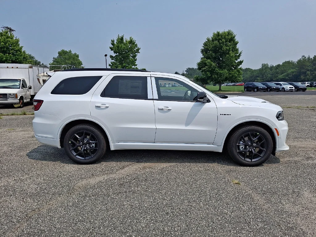 New 2026 White Knuckle Clear-Coat Exterior Paint Dodge GT Plus HEMI V8 image 9