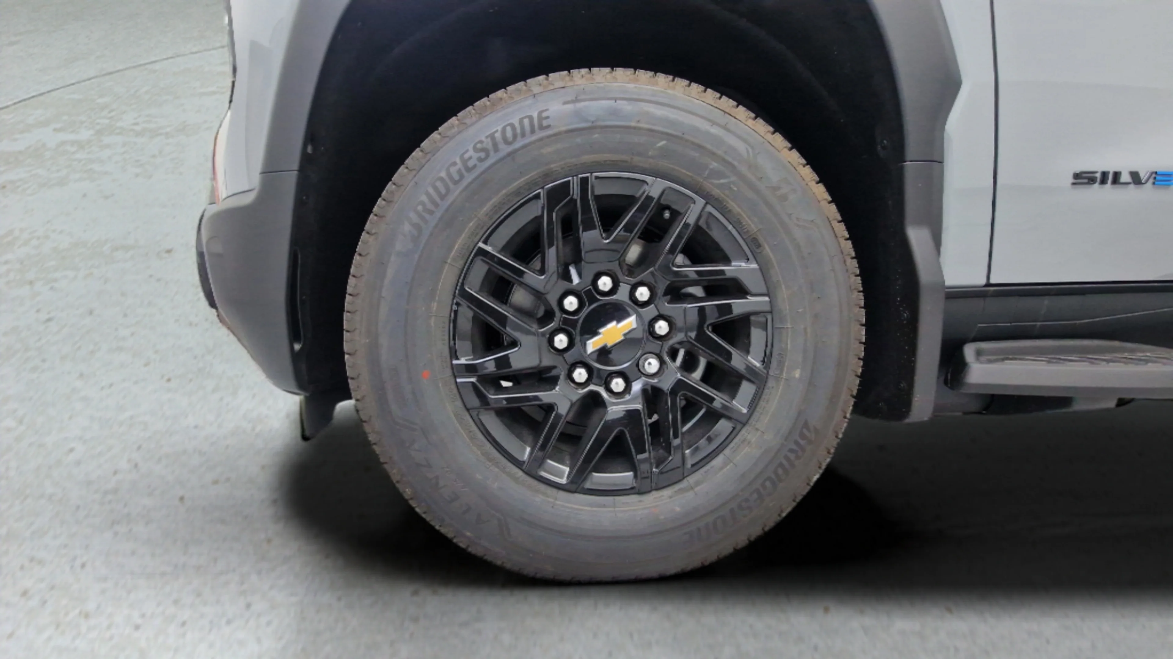 New 2026 Slate Gray Metallic Chevrolet LT - Standard Range image 10