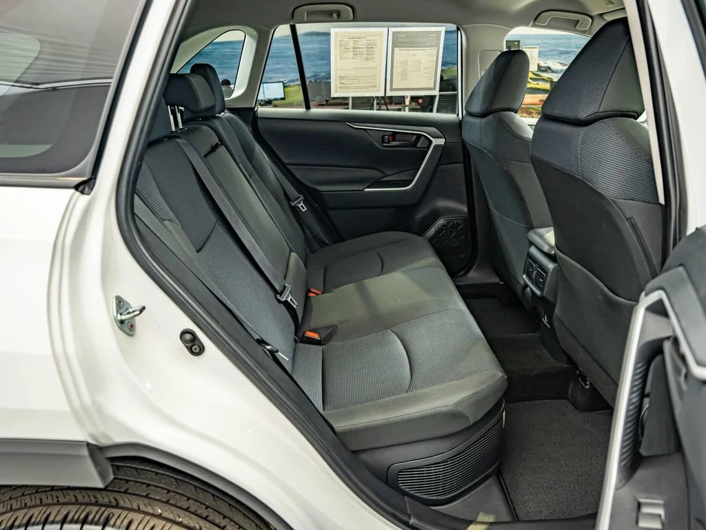 Used 2025 Ice Toyota LE image 35