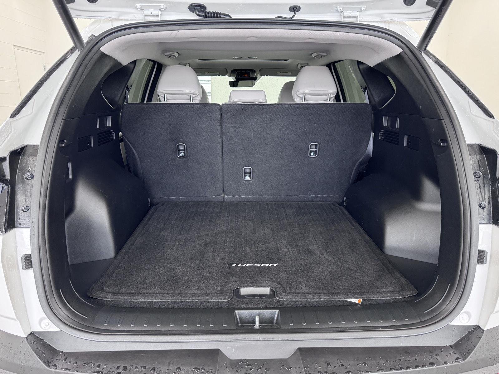 Used 2025 Serenity White Pearl Hyundai SEL Convenience image 6