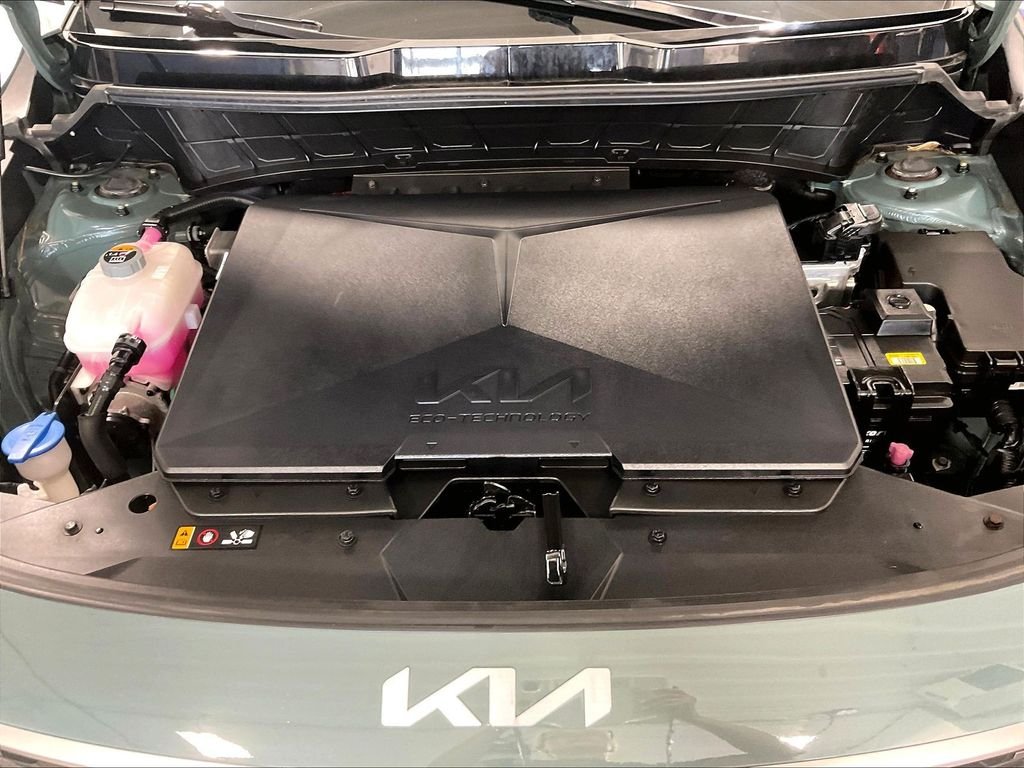 Used 2023 Green Kia Wind image 29