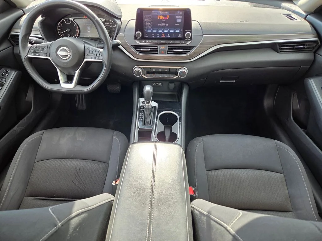 Used 2024 Silver Nissan 2.5 SV image 16