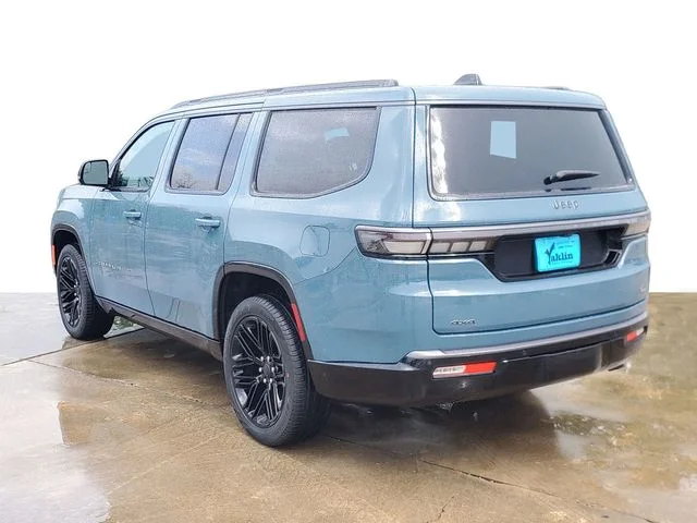New 2026 Steel Blue Exterior Paint Jeep Limited Reserve image 3