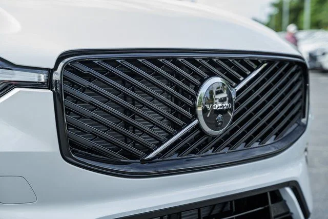 New 2026 Crystal White Volvo Ultra image 11