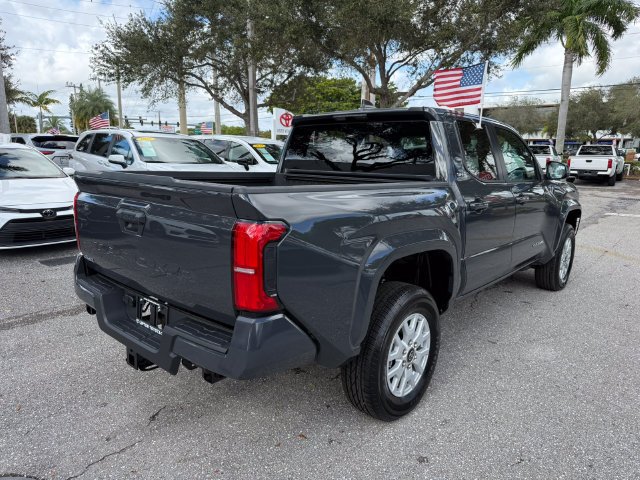 2025 Toyota Tacoma SR5 - Photo 8