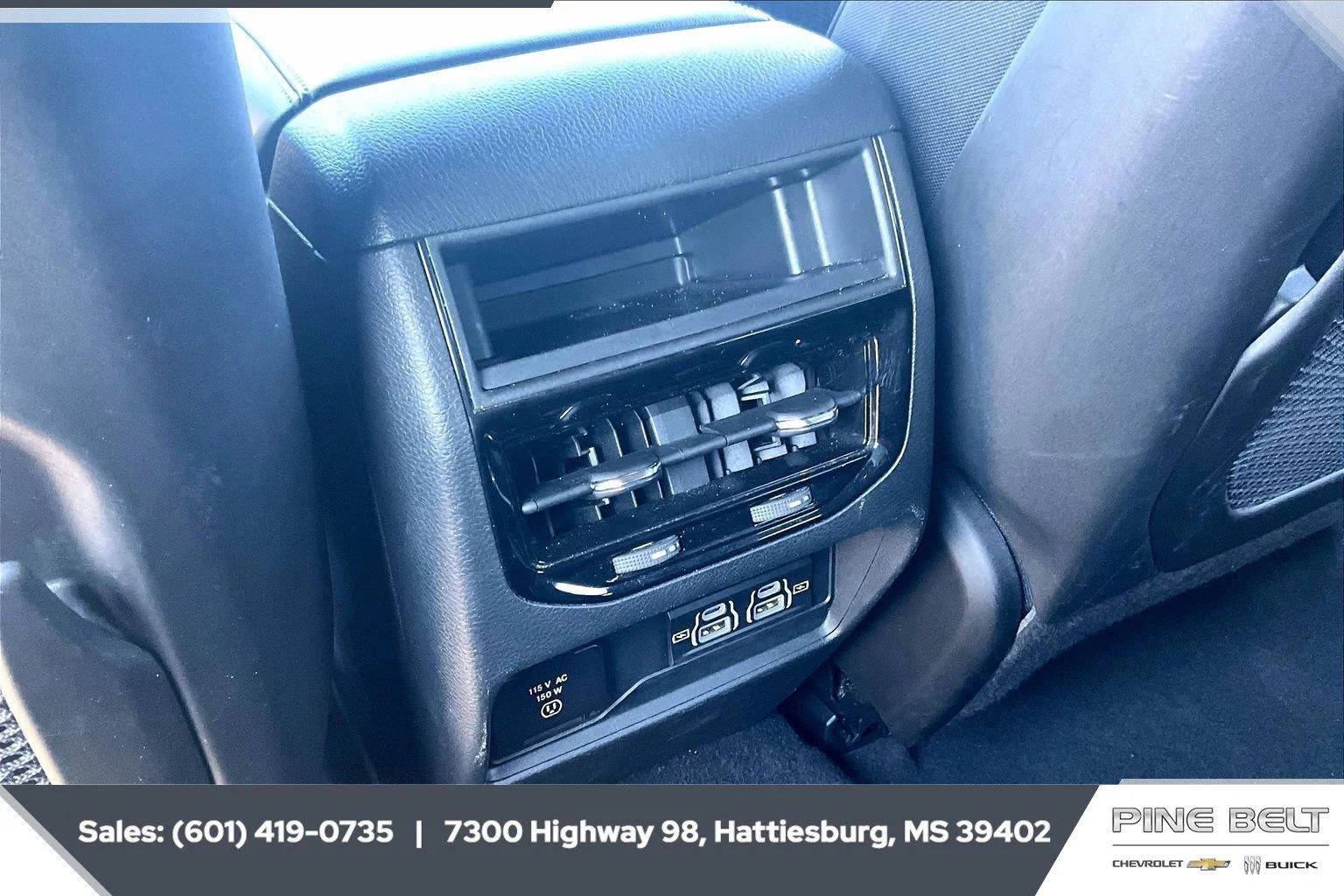 Used 2025 Diamond Black Crystal Pearlcoat Jeep Altitude image 25