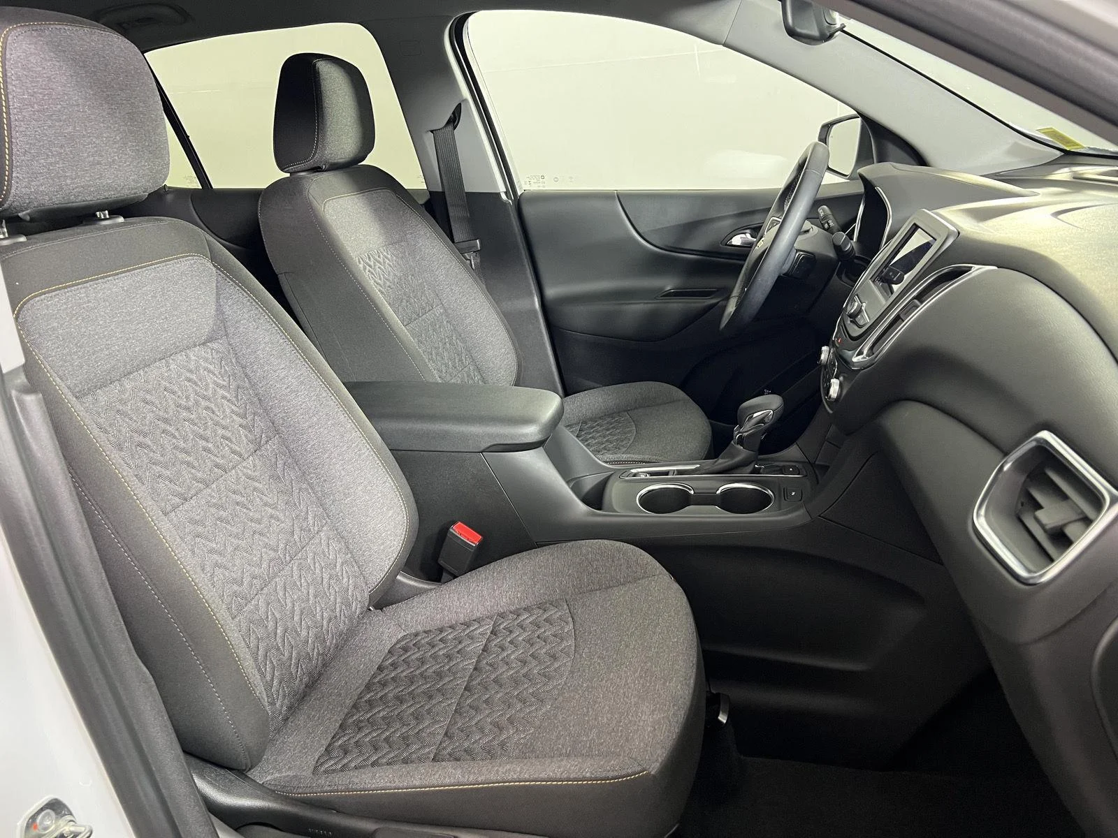 Used 2024 Iridescent Pearl Tricoat Chevrolet LT image 21