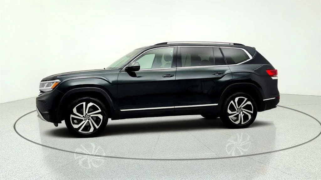 Used 2021 Racing Green Volkswagen 2021.5 SEL Premium w/ MIB3 Navigation & Panoramic Roof image 8