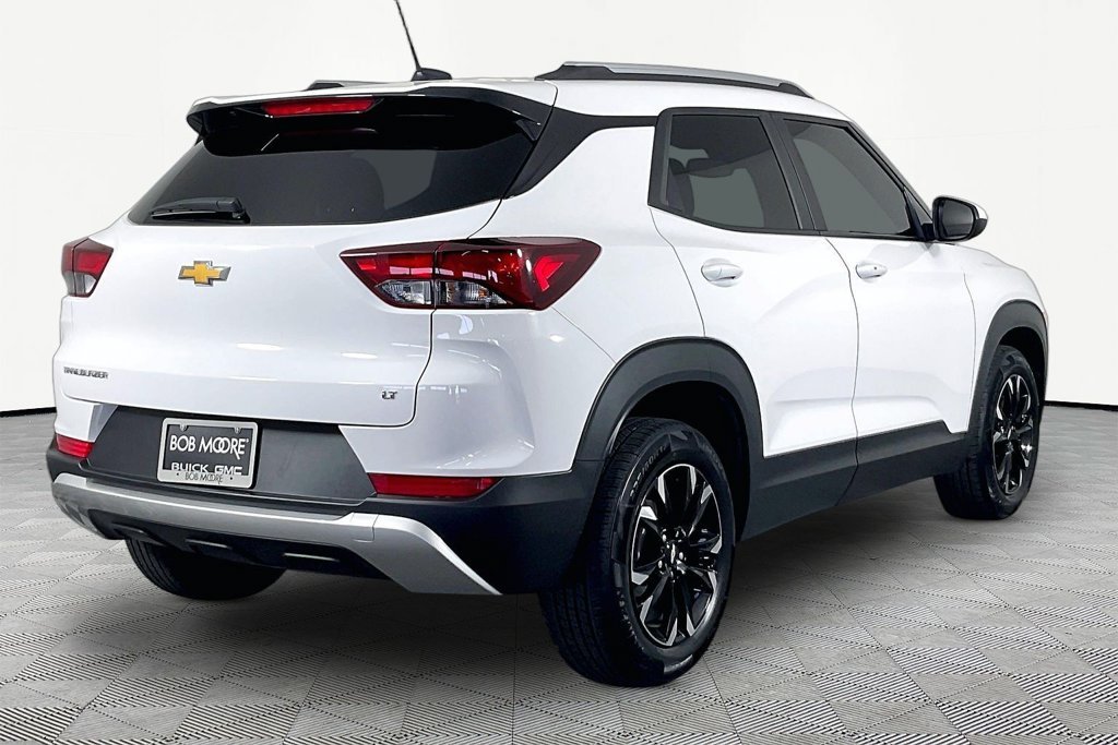 Used 2023 White Chevrolet LT image 6