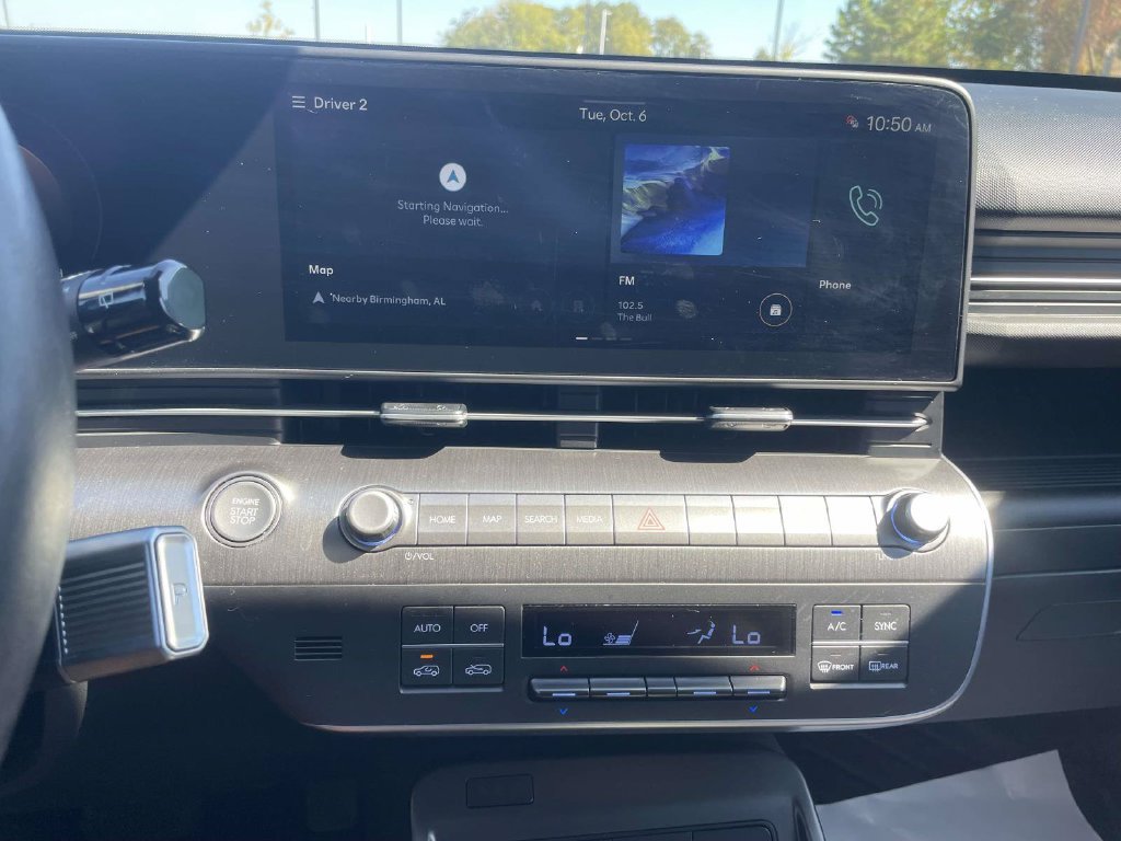 Used 2025 Black Hyundai SEL Convenience image 20