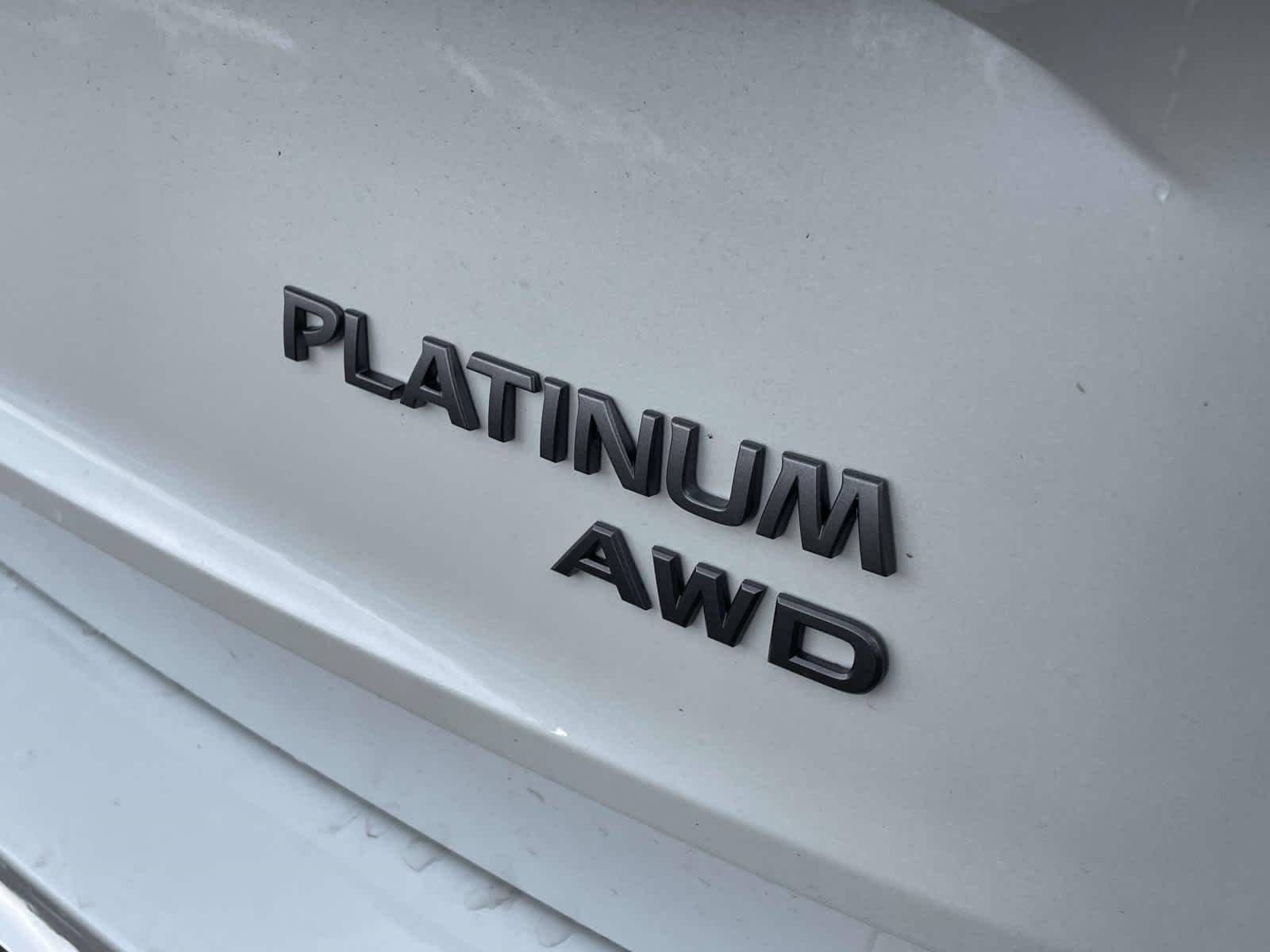 New 2026 Everest White Pearl/Super Black Nissan Platinum image 10