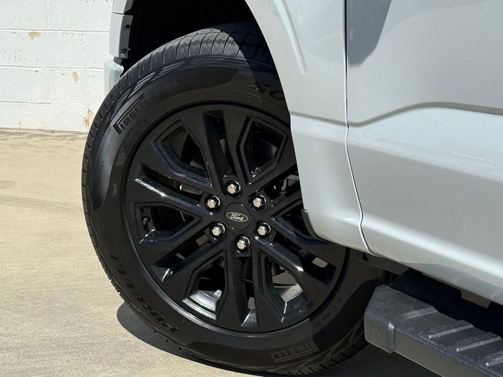 New 2026 Avalanche Ford XLT image 18