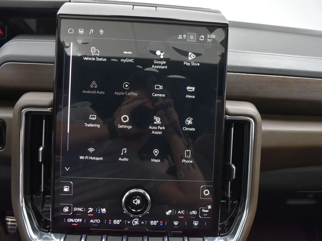 Used 2025 Volcanic Red GMC Denali Ultimate image 19