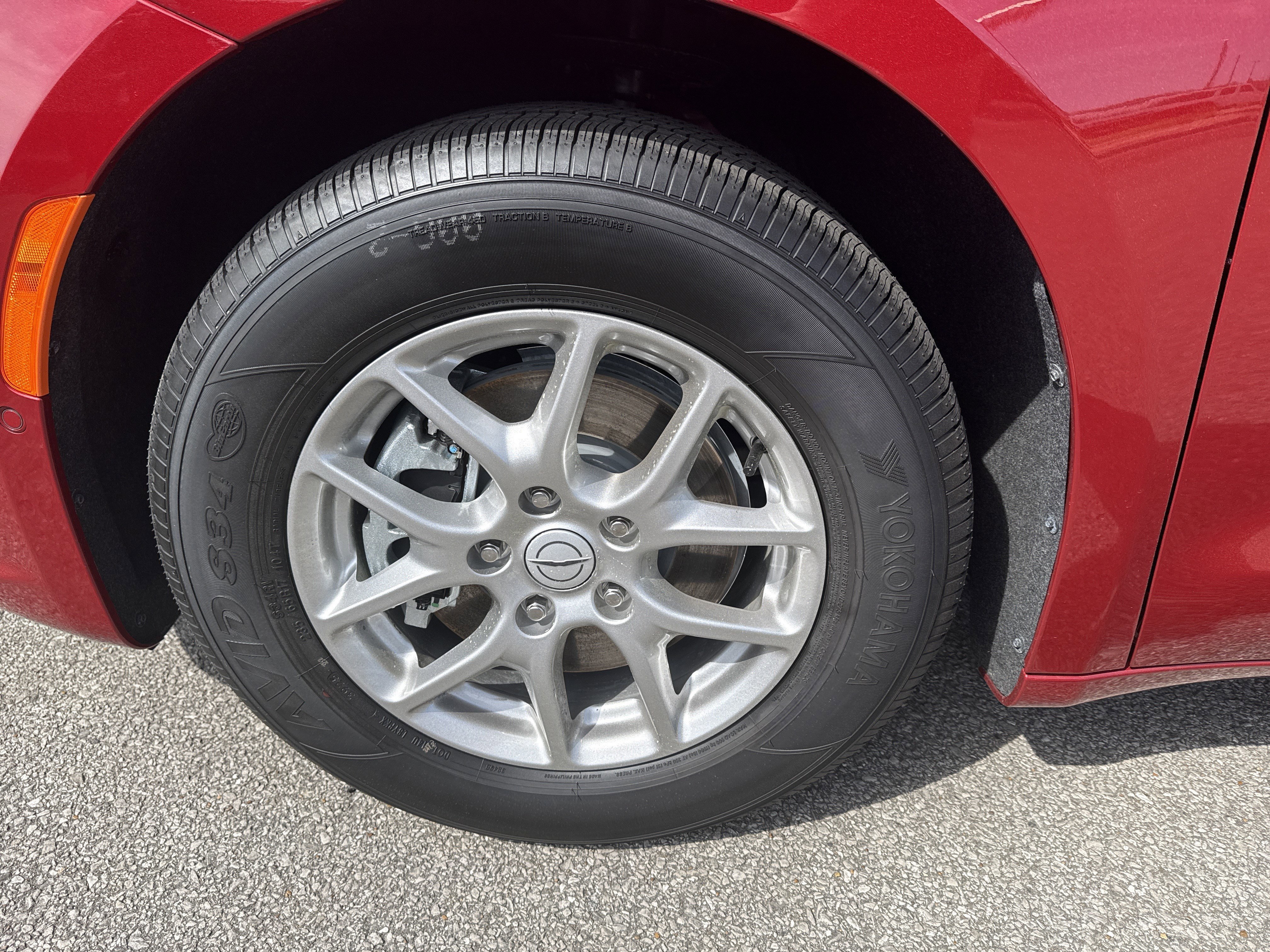 New 2026 Red Hot Pearl-Coat Exterior Paint Chrysler Select image 13