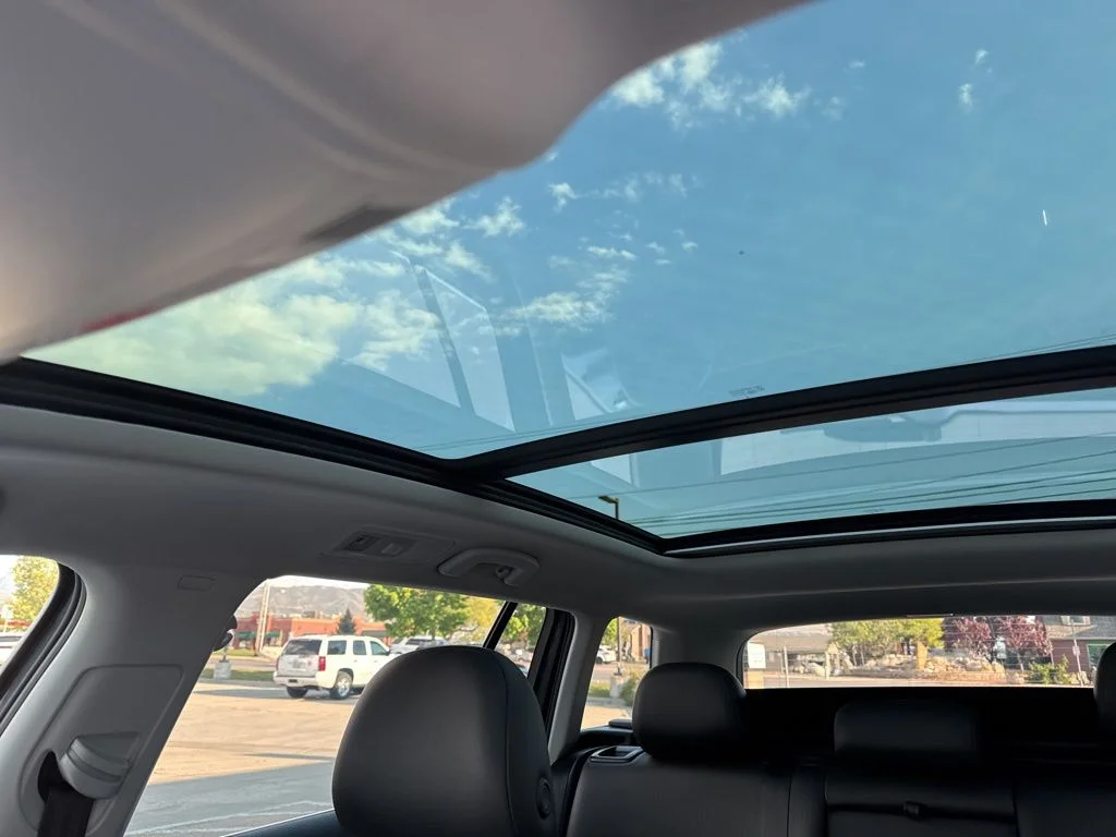 Used 2016 Gray Volkswagen SE image 16