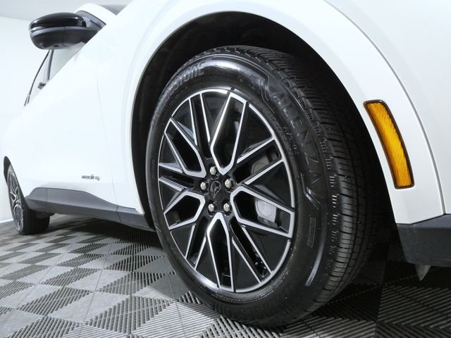Used 2025 White Ford Premium image 24