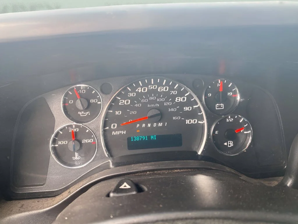 Used 2014 White Chevrolet Work Van image 14