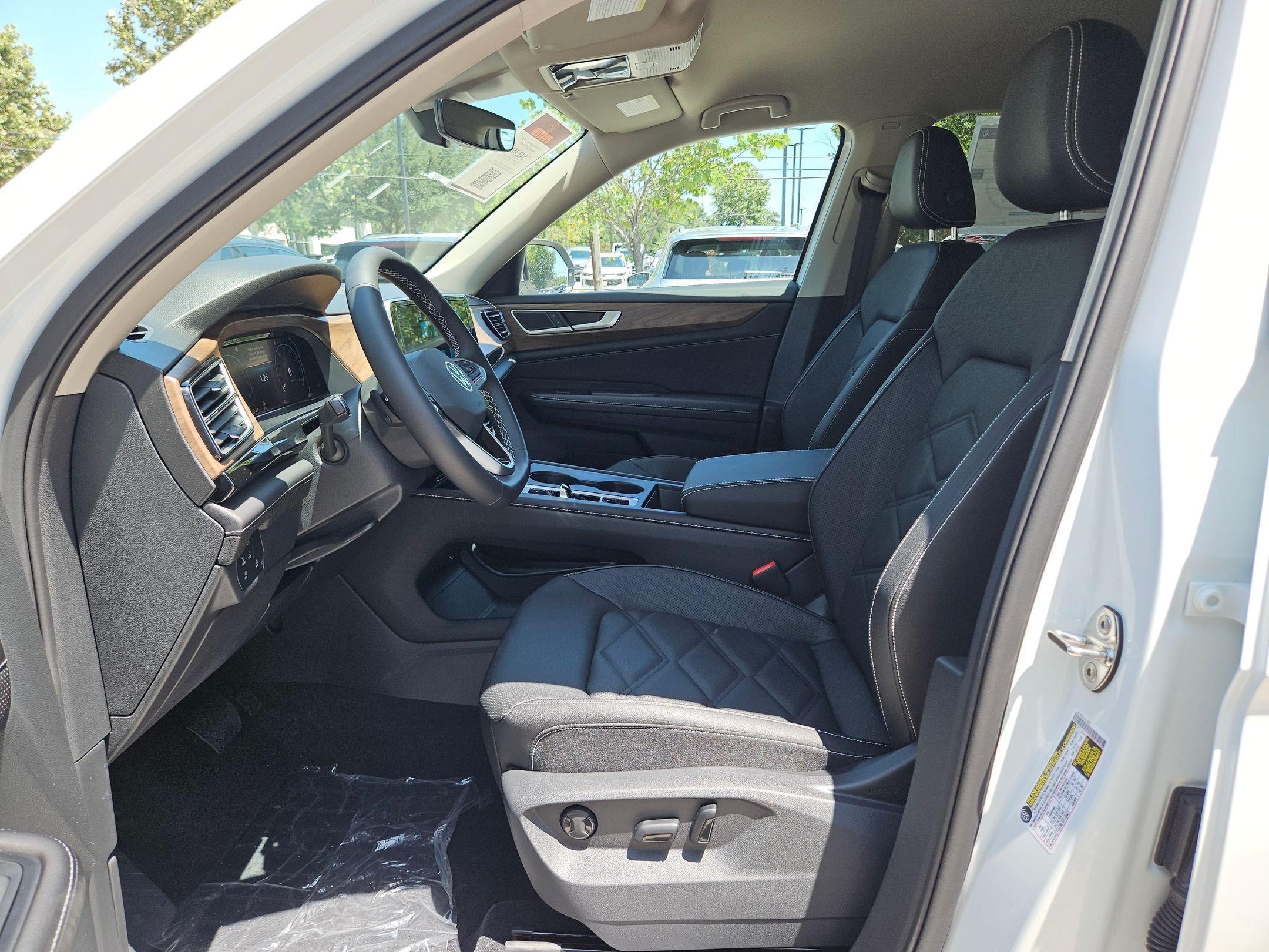New 2026 Opal White Pearl Volkswagen 2.0T SE image 9