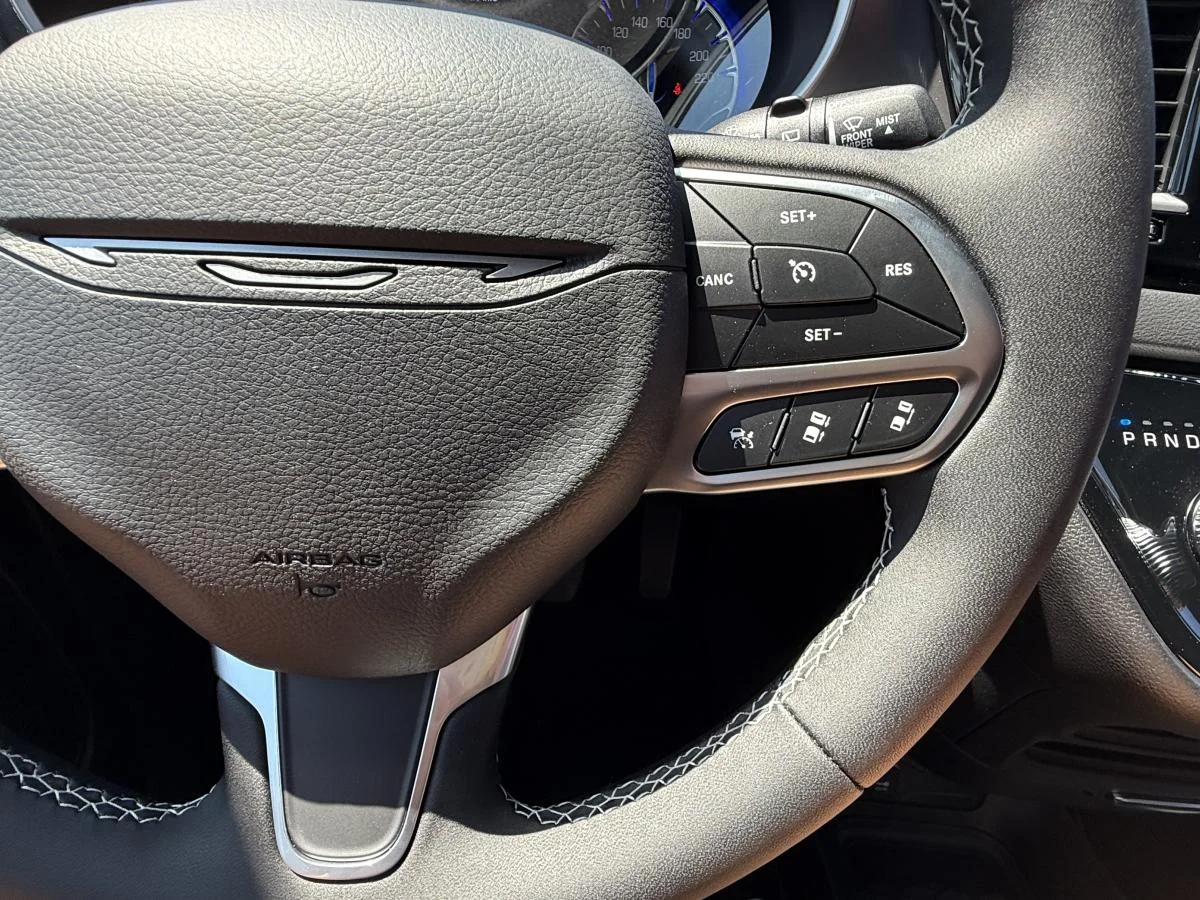 New 2027 White Chrysler SXT image 32