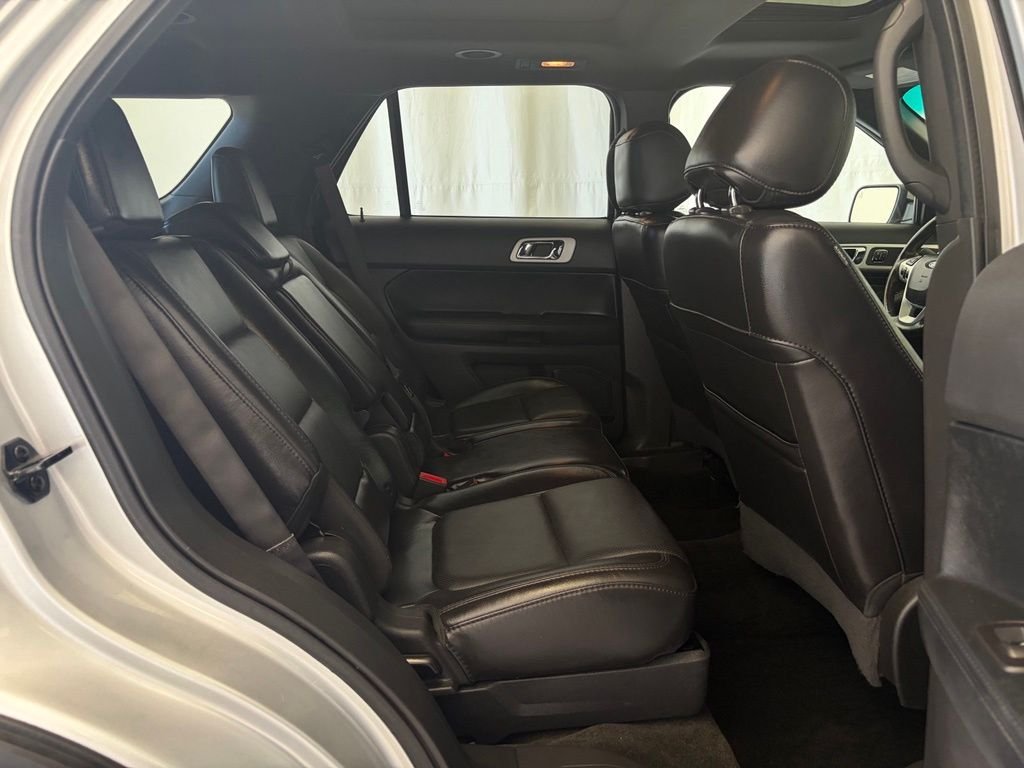 Used 2014 Ingot Silver Ford Limited image 24
