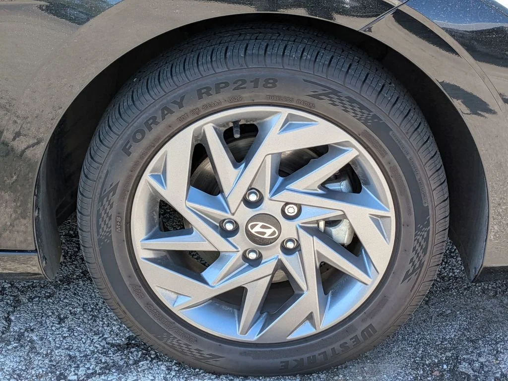 Used 2024 Black Hyundai Blue image 9