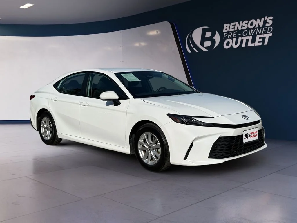 Used 2025  Toyota LE image 7