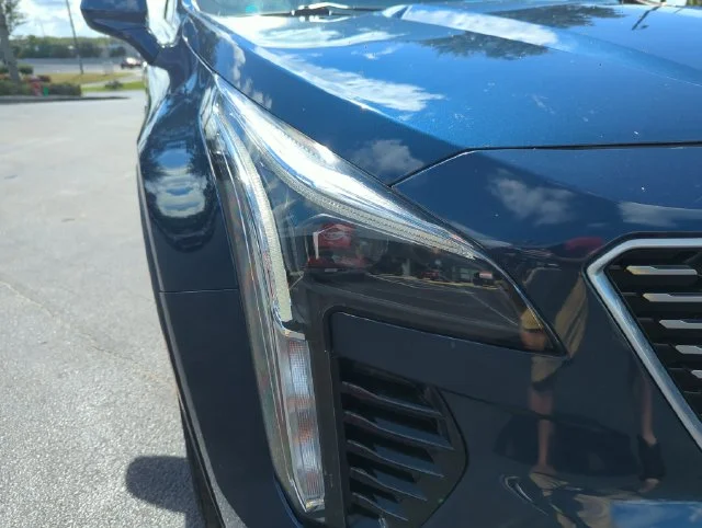 Used 2019 Blue Cadillac Luxury image 17