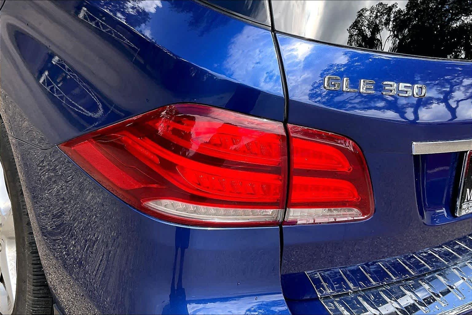 Used 2017 Brilliant Blue Metallic Mercedes-Benz GLE 350 image 27